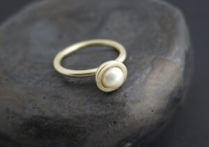 Mini pearl gold dome ring