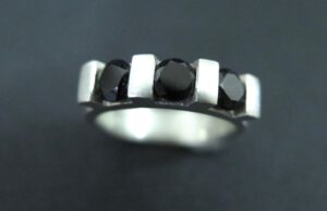 Triple spinel bar ring