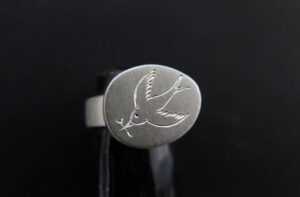 Bird signet ring