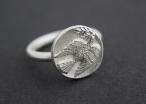 Dove ring