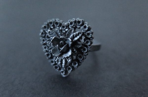 Floral heart ring