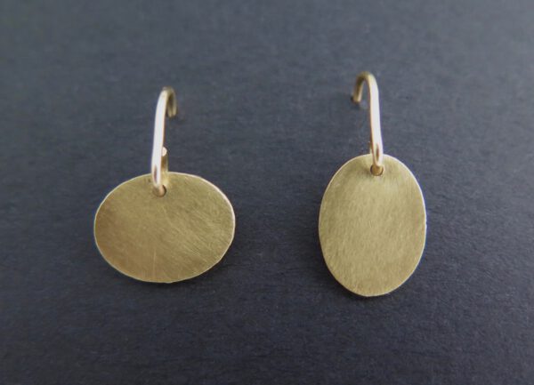 Little gold inverted ovals