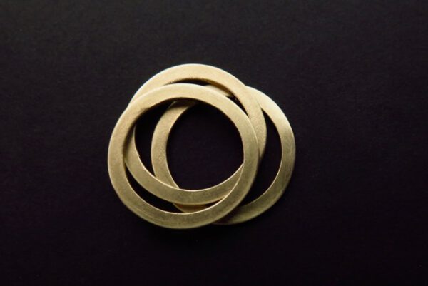 Trio flat gold bands