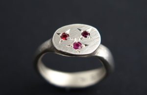 Red trio ring