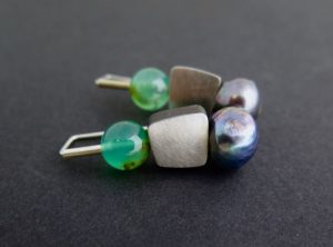 Chrysoprase, black Pearl quads