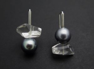 Quartz pearl drops